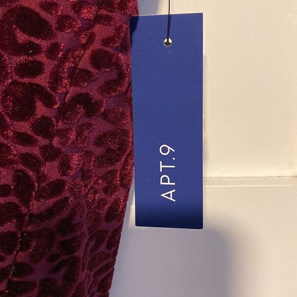 Apt. 9  Top Sz L - Picture 2 of 7